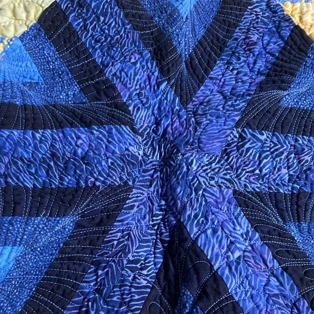 Quilt Handcrafted - Picture 7 of 9